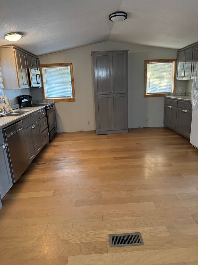 Photo - 178 Oak Leaf Ln