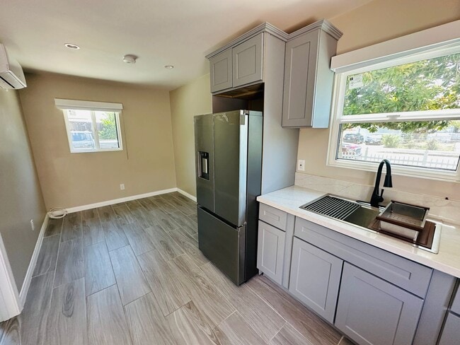 Photo - Gorgeous 1BD/1BA all appliances included. Move in ready!! Unidad 20239 (JADU)