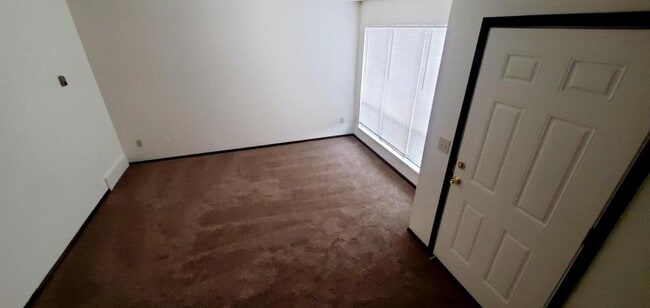 Photo - 906 Hersinger Pl