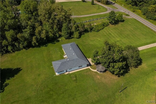 Photo - 8110 Halsey Rd