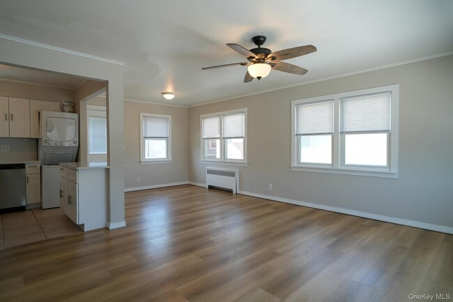 59 Troy Ave Unit upper