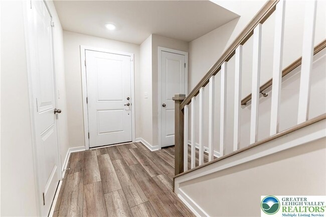 Photo - 4936 Brookside Ct