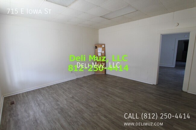 715 E Iowa St - 715 E Iowa St House