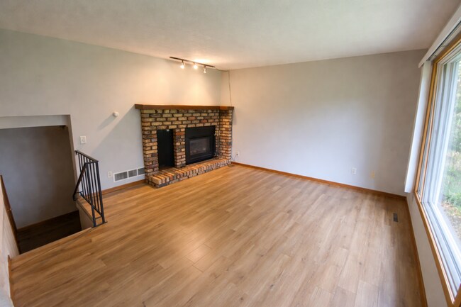 Photo - Updated 2br/1ba Townhome in Apple Valley - $500 off first months rent if you move in by 5/1