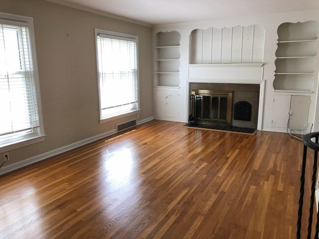 Photo - 4185 Silsby Rd