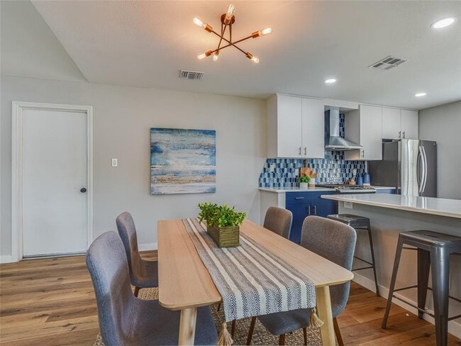 Photo - 12900 Campos Dr