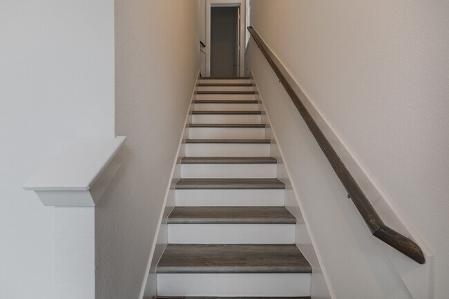 Photo - 18736 Centro Main St