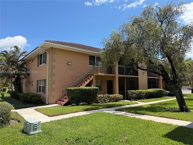 Building Photo - 721 NW 104th Ave Unit 101