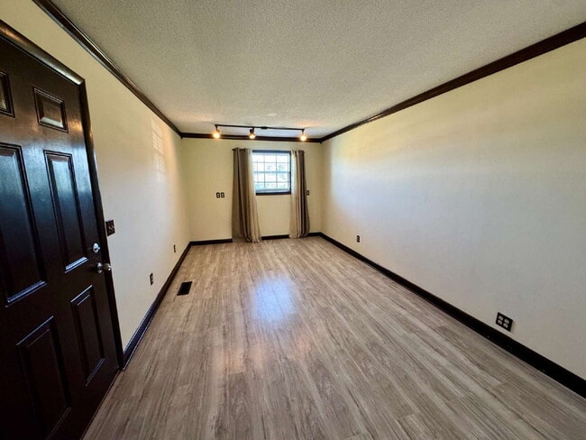 Photo - 163 Vining Dr