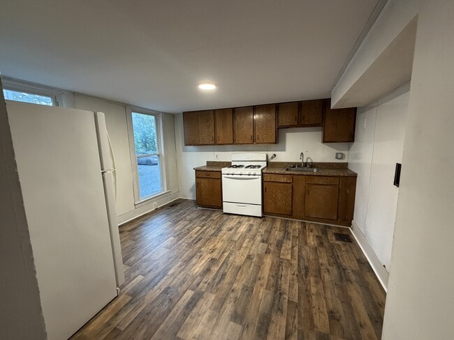 213 Clinton St Unit 213 Clinton