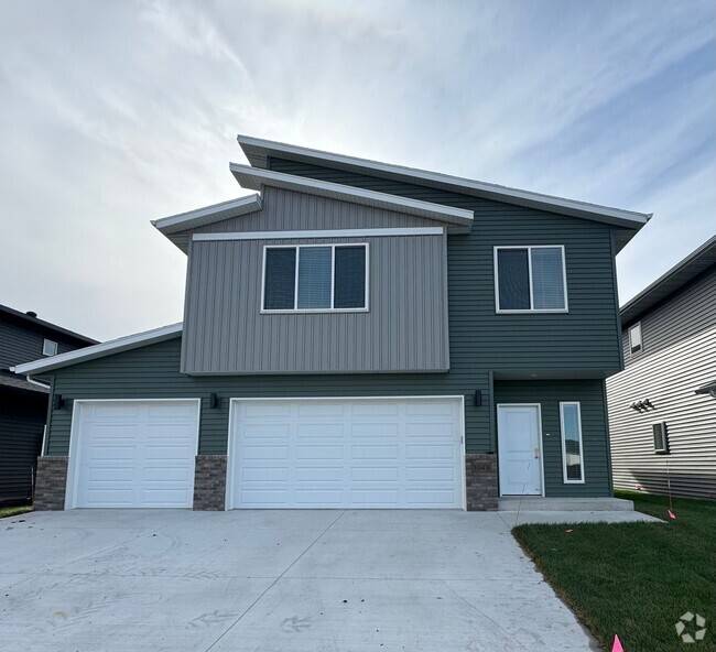 Building Photo - Newly Built in the Wilds neighborhood of W... Rental