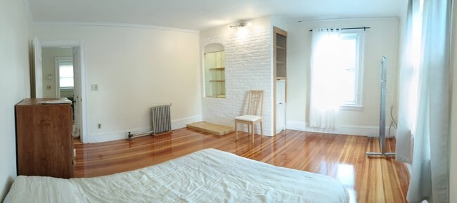 Building Photo - 255 Lowell St Unit 2a Rental
