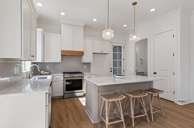 Photo - FOR LEASE IN SUGAR MILL POND!