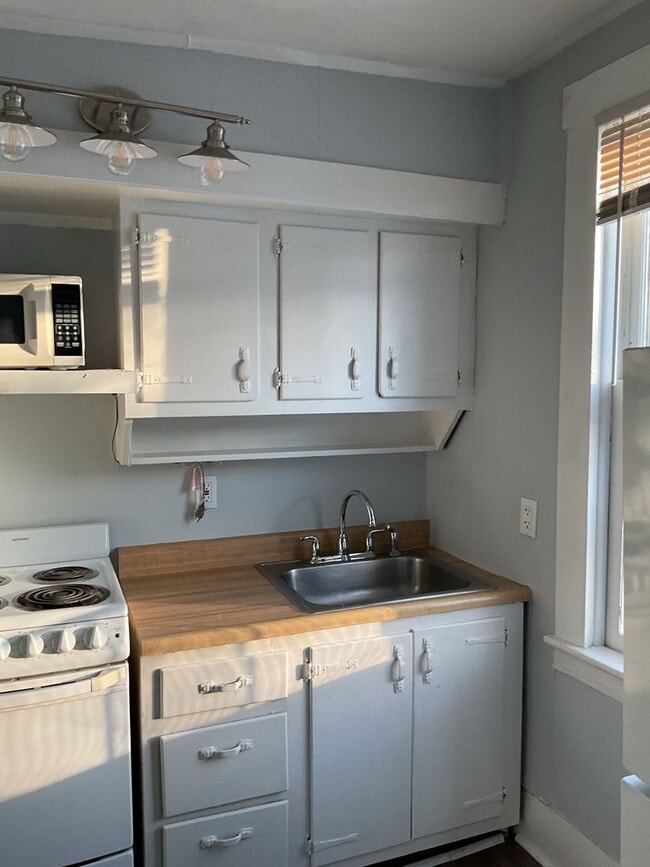 Photo - 38 Railroad St