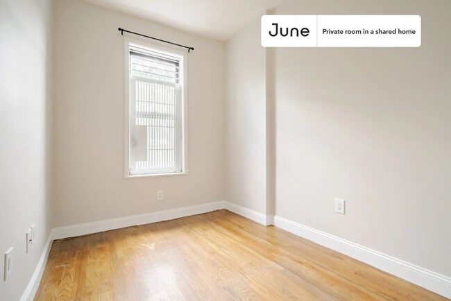 Photo - Private bedroom in 5 bed/1 bath Home