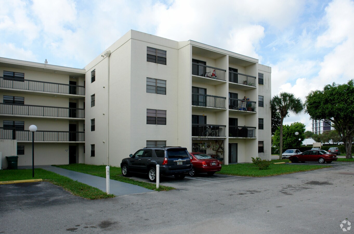 Kendall Royale Apartments - Kendall Royale Apartments