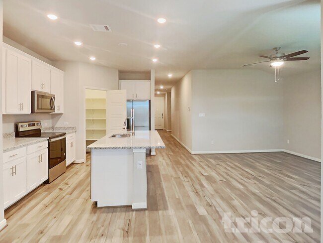 Photo - 13623 Emerson Wy