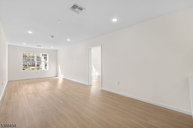 Photo - 70 Ridgedale Ave Unidad 204