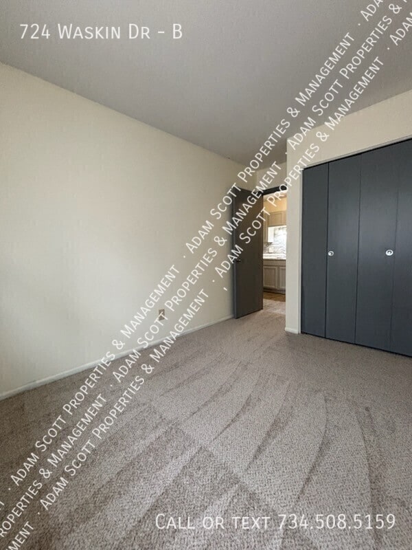 Photo - 724 Waskin Dr Unit B