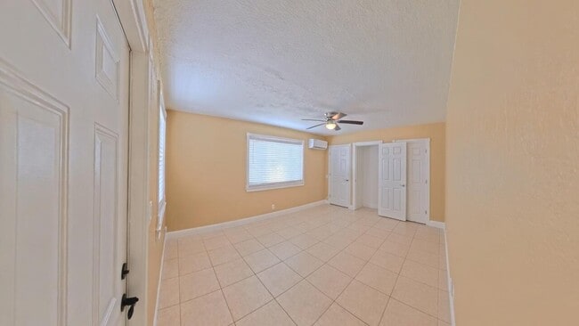 407 NW 7th St