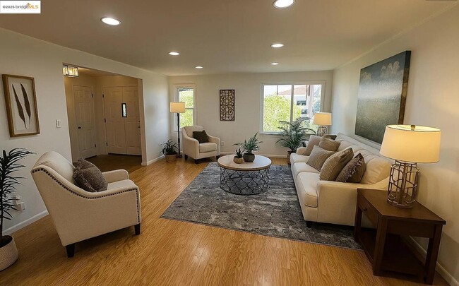 Photo - 301 Discovery Bay Blvd