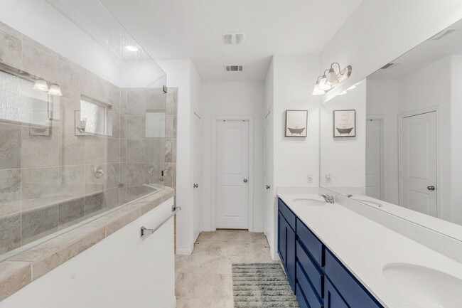 Photo - 111 Fortuna Ct