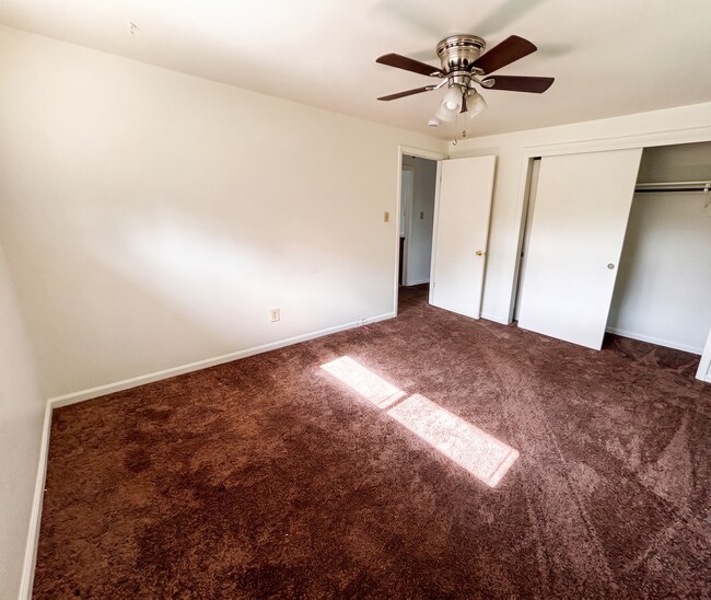 Photo - 715 Moore St Unit #4