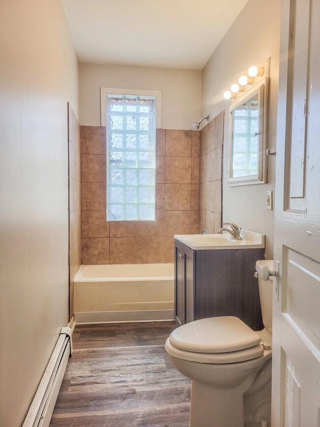 Photo - 644 Van Buren St NE