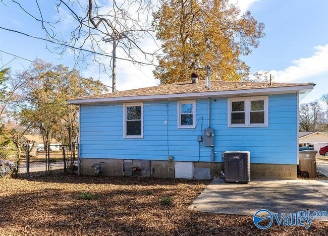 Photo - 401 12th Ave NW