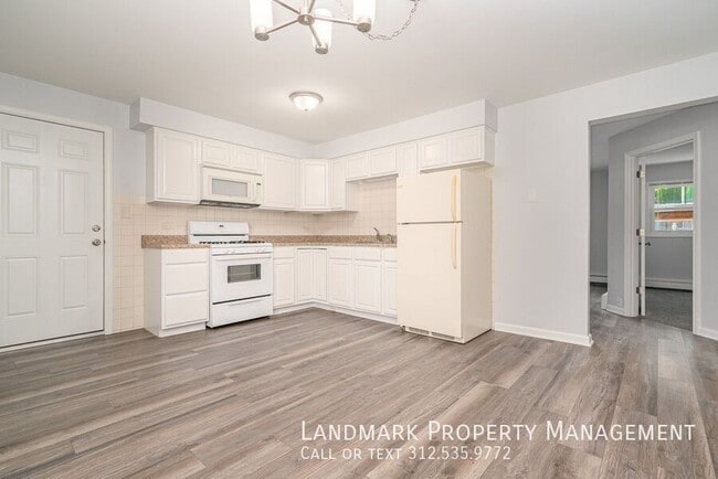 Building Photo - 9825 El Cameno Ln Unit 1W Rental