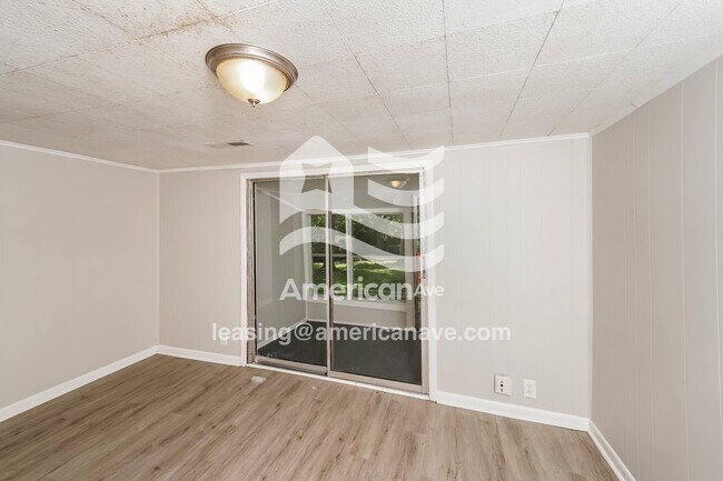 Photo - 349 Ctr Ave W