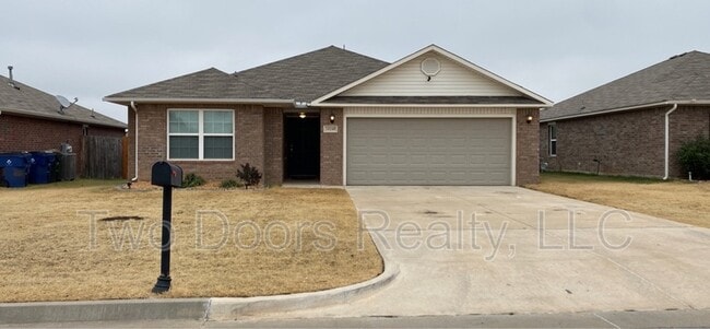 Building Photo - 10240 Hidden Village Dr