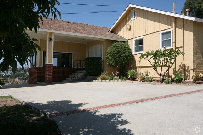Building Photo - 3Br 2Ba Single Story Available Now! Rental