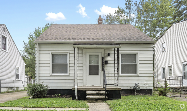 Building Photo - 19223 Beaconsfield St Rental