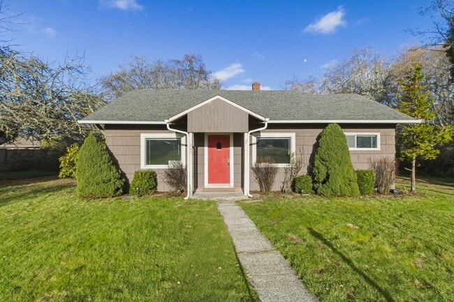 Building Photo - Charming 2-Bedroom Home in Steilacoom