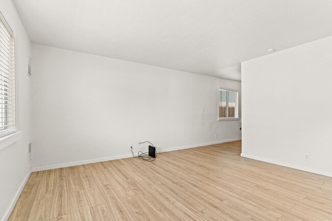 Photo - 642 Douglas Ave Unit 642 (Downstairs)