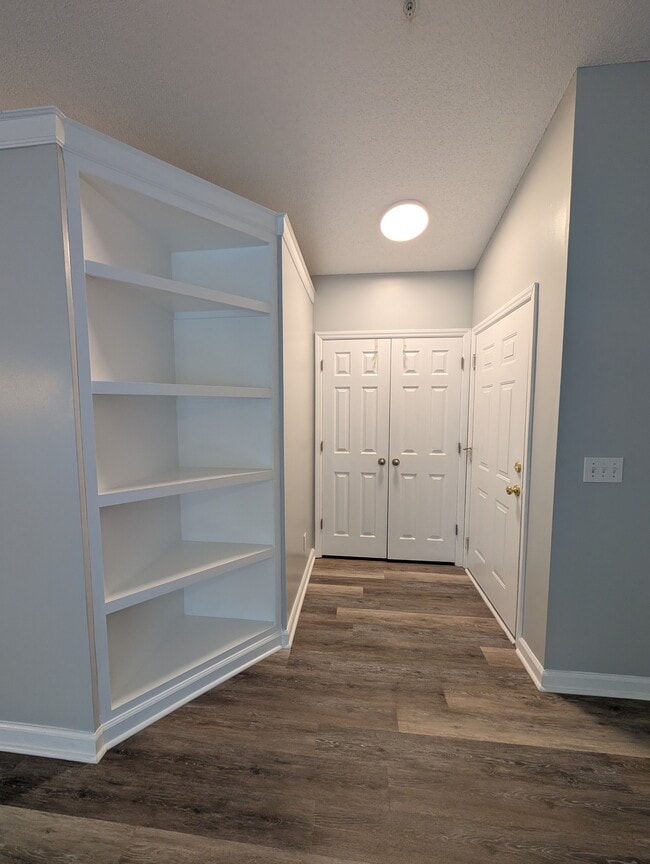 Photo - 132 Rivertree Ln