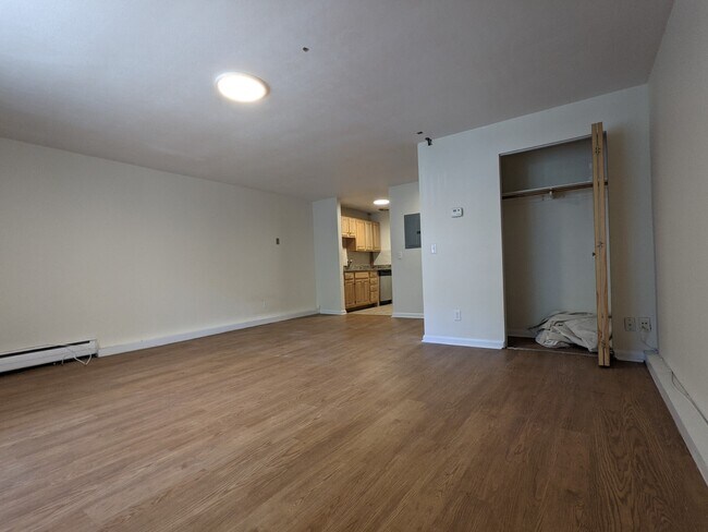 Photo - 222 Babcock St Unit 1C