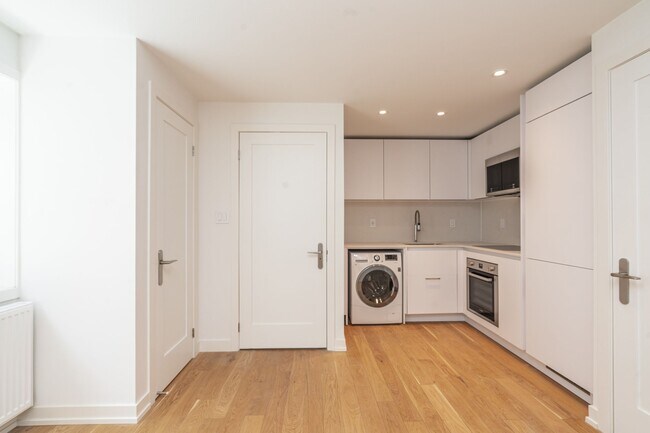 Photo - 28 Balmoral Avenue Unit 101