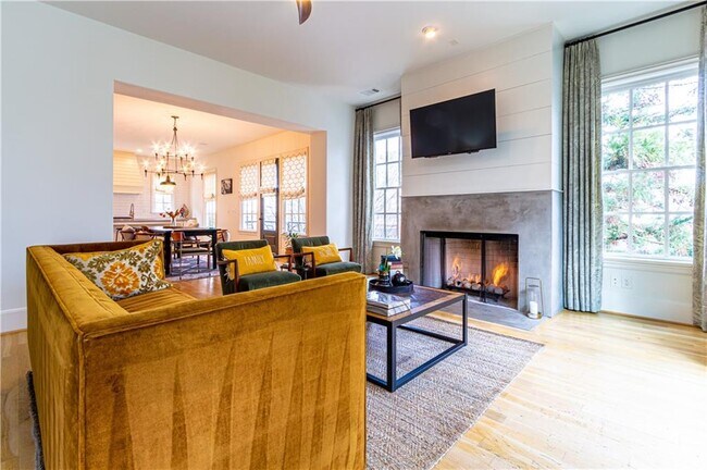 Photo - 2067 Telfair Cir NE