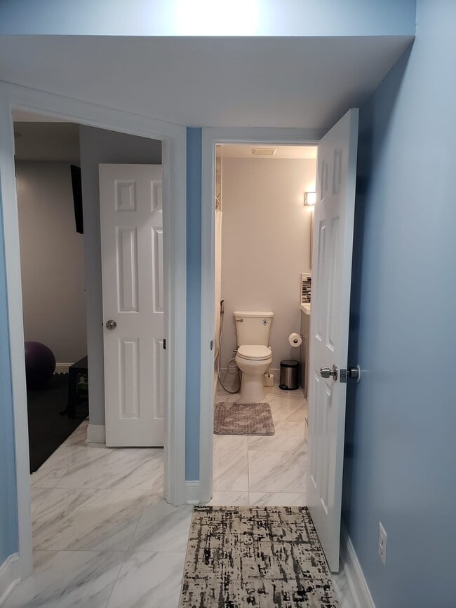 Living Space and Full Bathroom 1 - 6164 Deer Ridge Trl