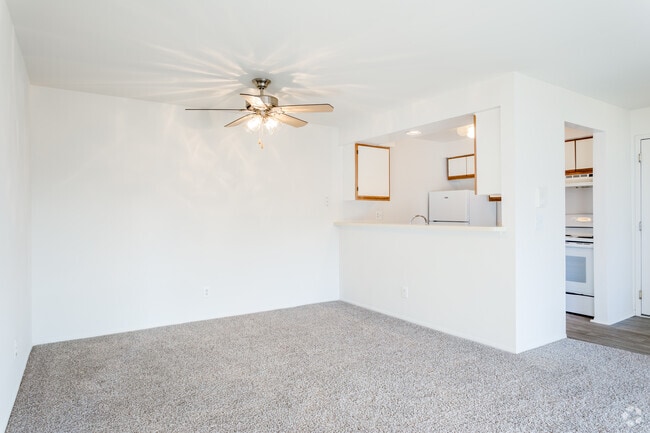 2 BR, 2 BA - 985 SF - Cambridge Club