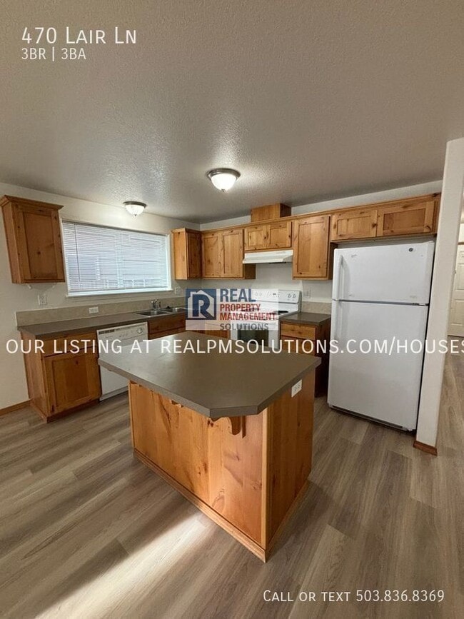 Photo - 470 Lair Ln
