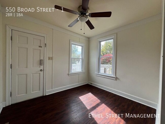 Photo - 550 Broad St Unidad 1