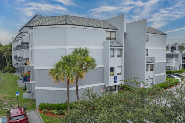 Primary - Presidential Golfview Apartments