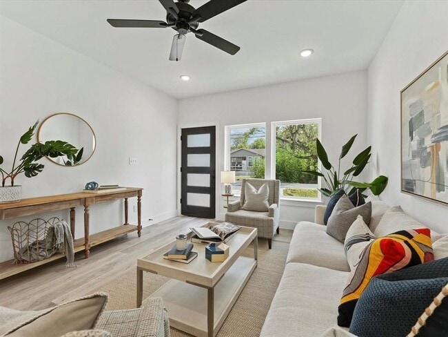 Photo - 1448 Dewalt St