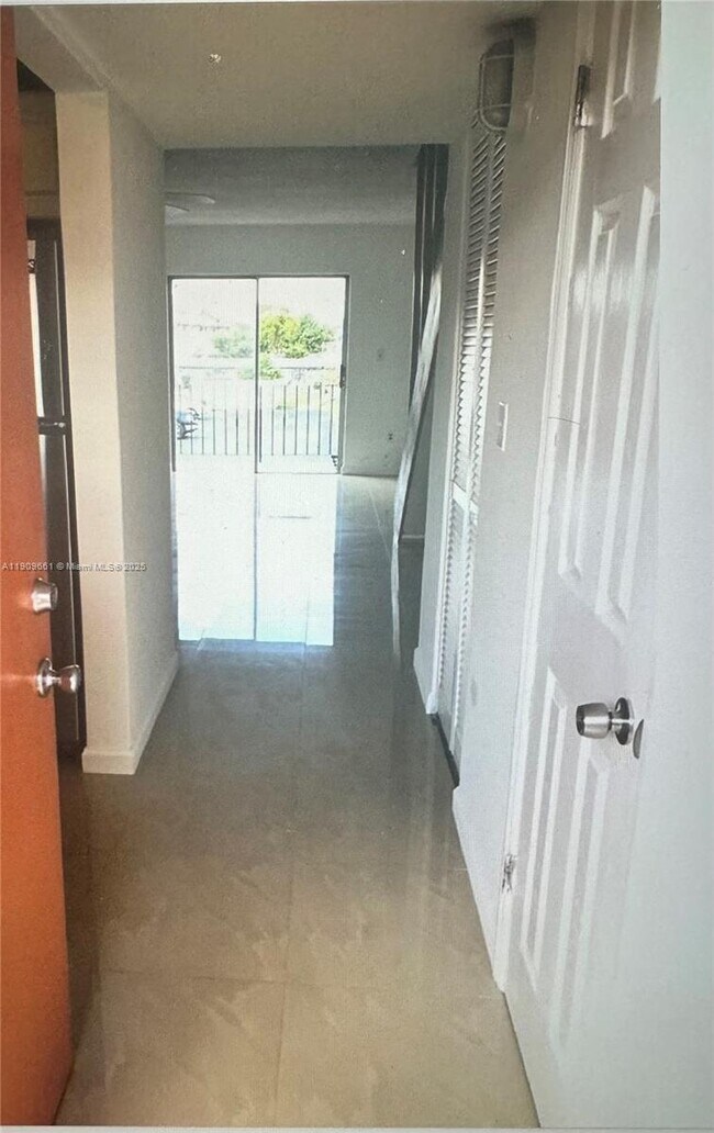 Photo - 1100 W 35th St Unit 27