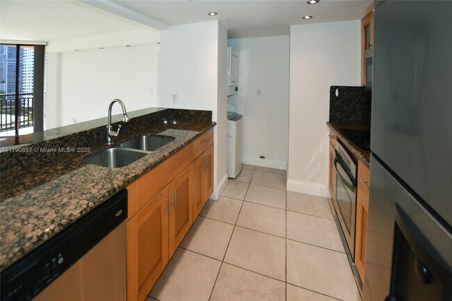 Photo - 540 Brickell Key Dr Unit 1511