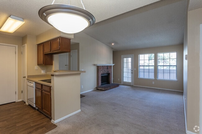 1BR, 1BA - 685 SF - Quail Run Apartments
