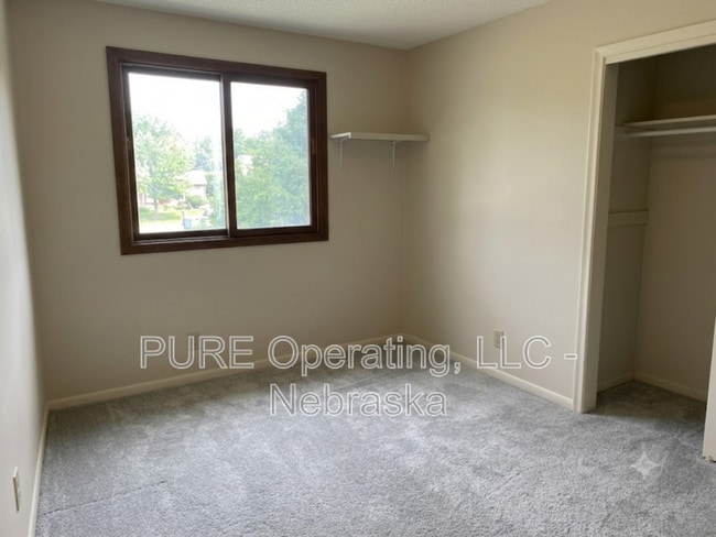 Photo - 15229 Y St